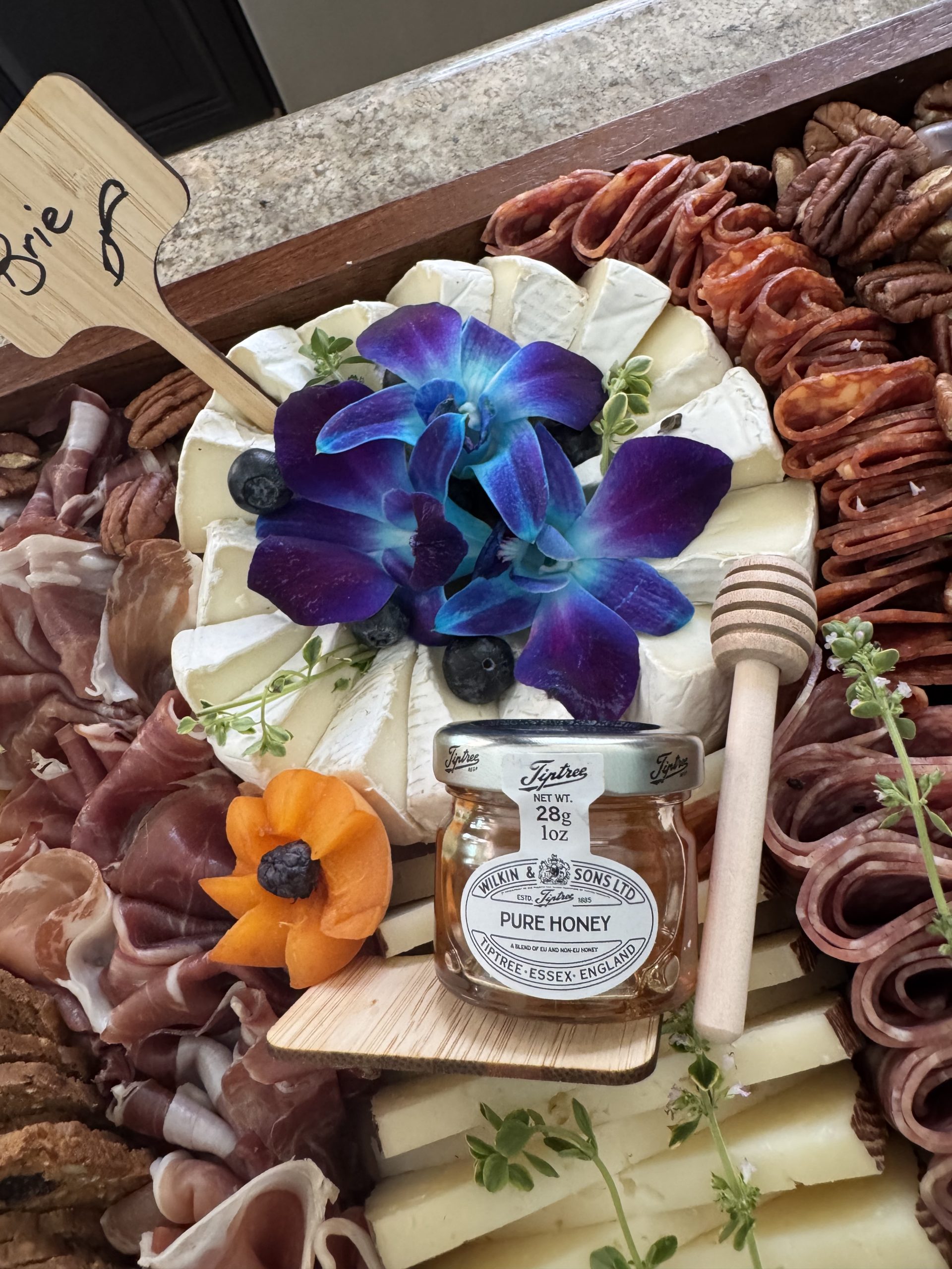 Planning the Perfect Cocktail Hour with a La Jolla Grazing Table