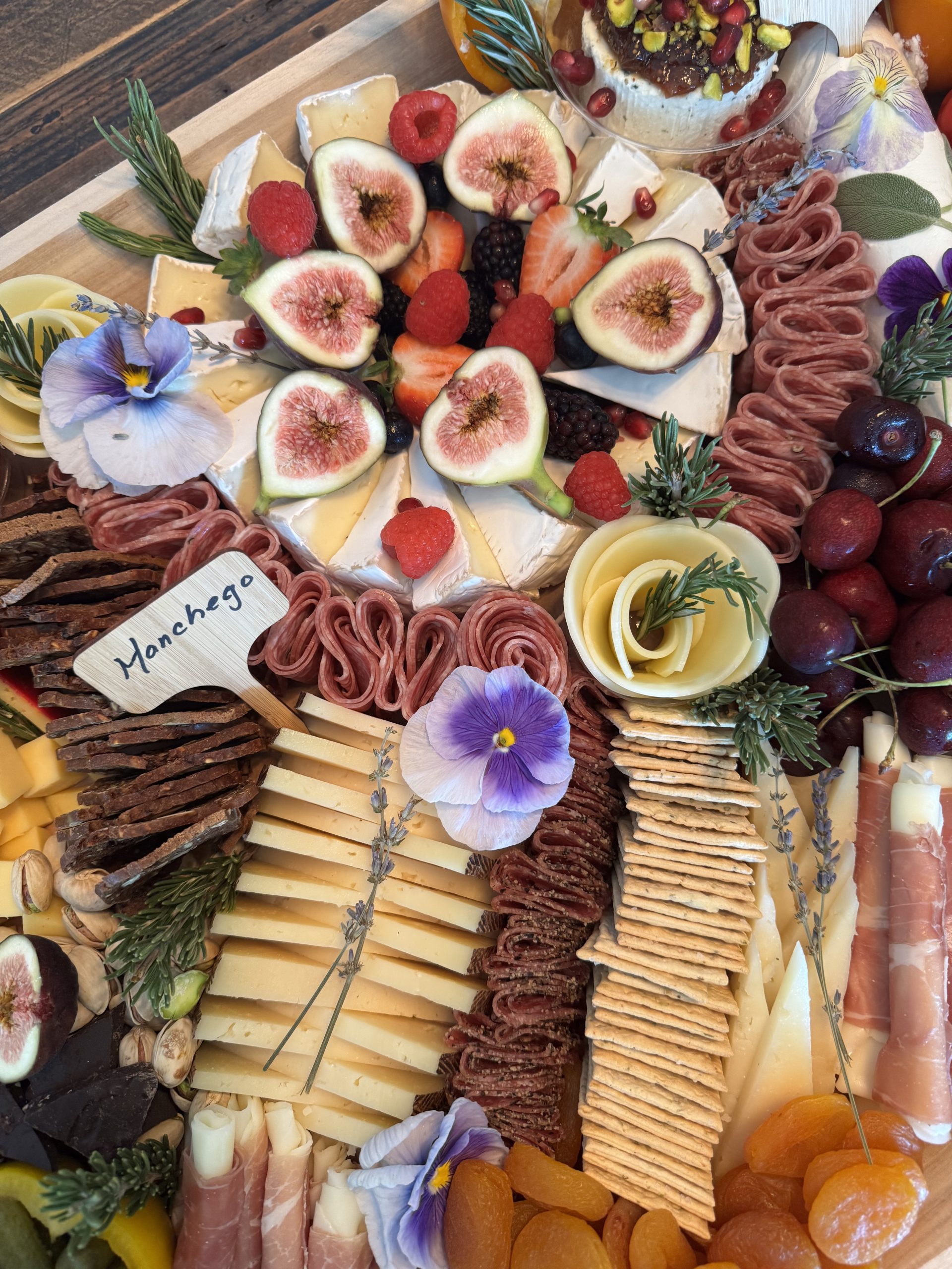 Why La Jolla Events Are Choosing Grazing Table Instead of Traditional Catering